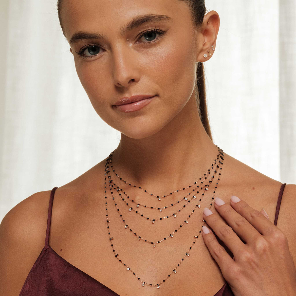 Collier noir Gigi Suprême, or jaune, diamants, 45 cm – Gigi