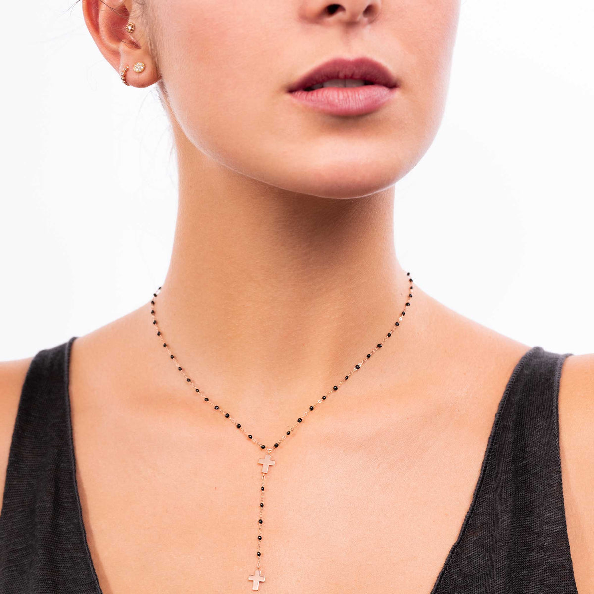 Chapelet noir Croix, or jaune, 42 cm – Gigi Clozeau créateur de