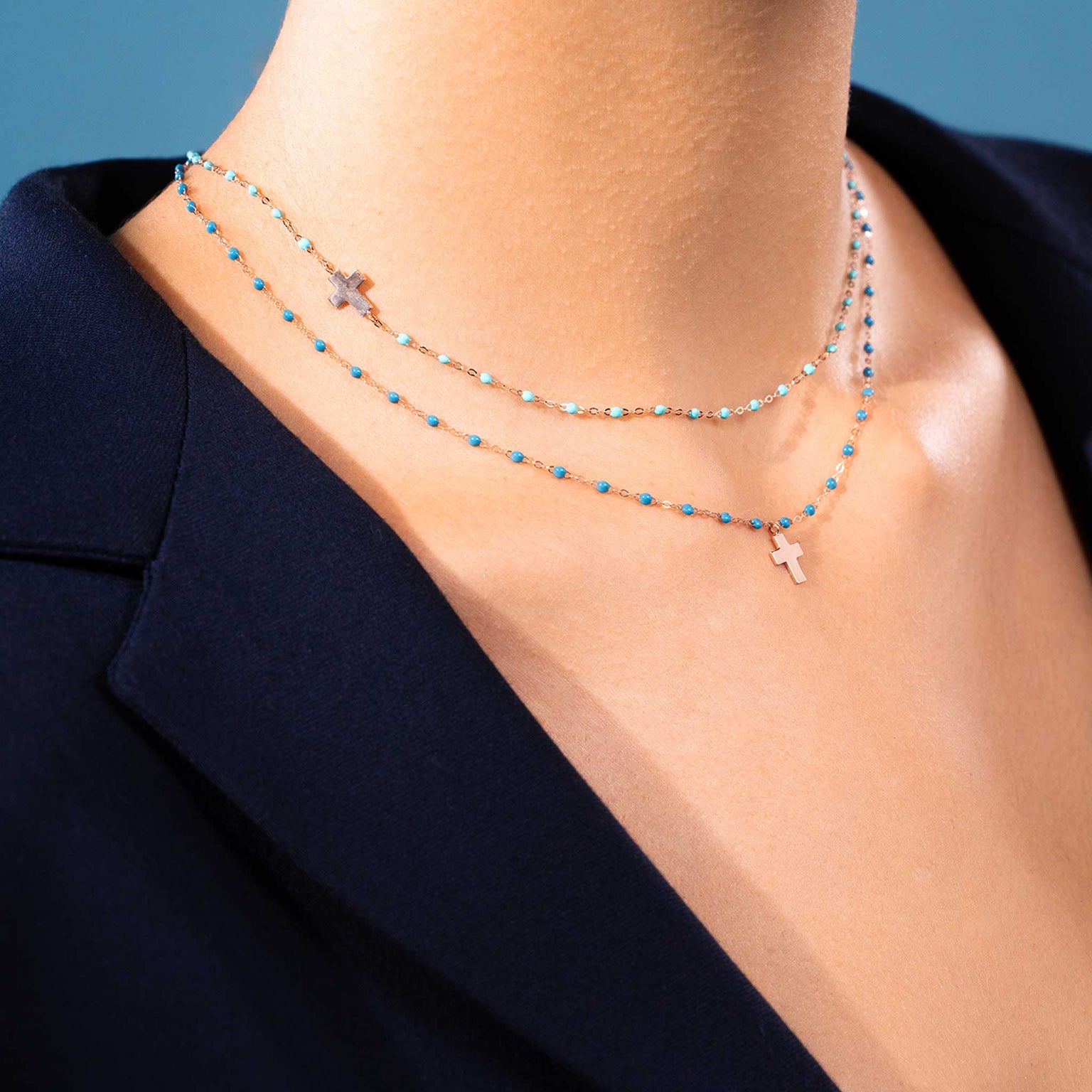 Gigi Clozeau - Collier vert d'eau Croix de côté, or rose, 42 cm