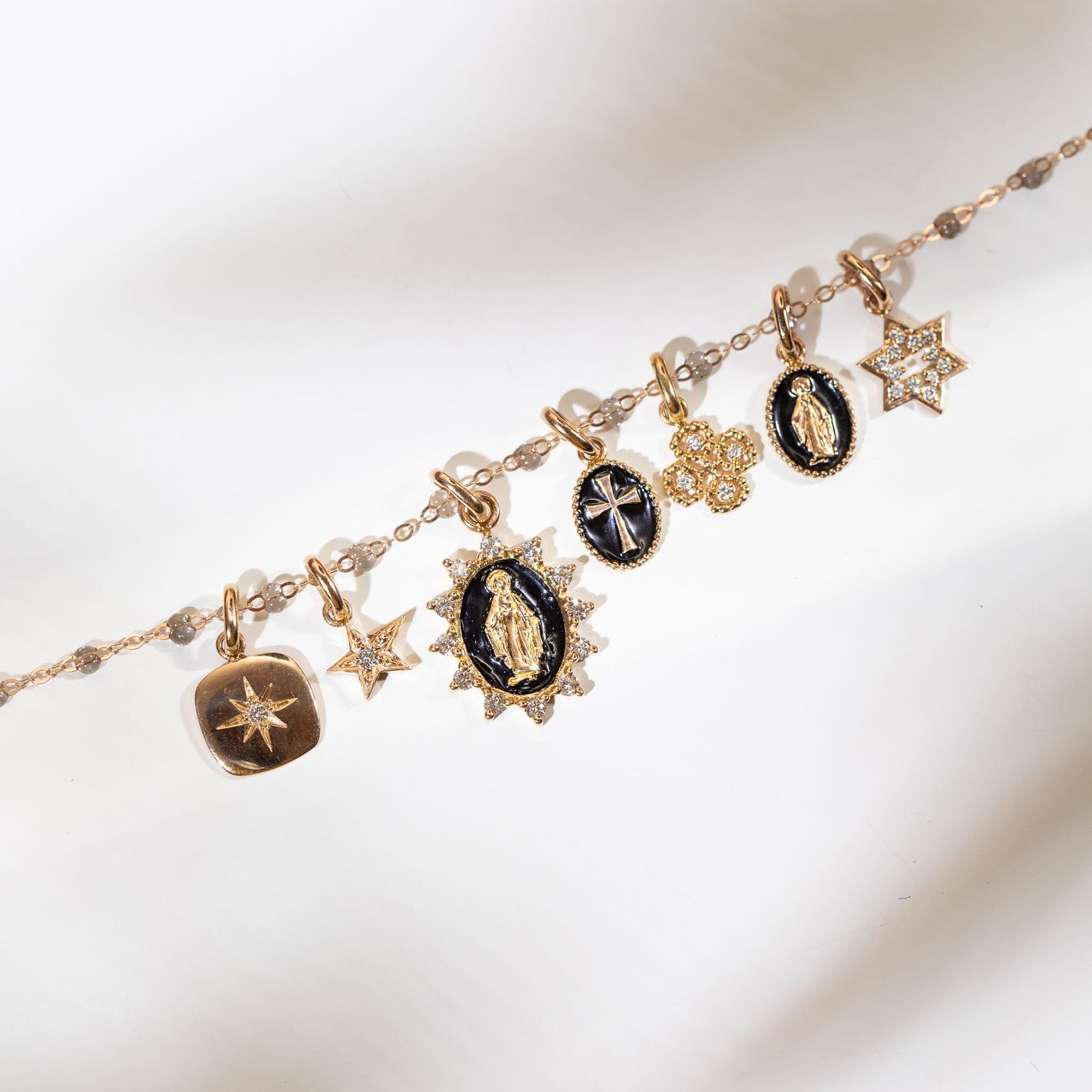 Madone Black Resin pendant, Rose gold – Gigi Clozeau créateur de