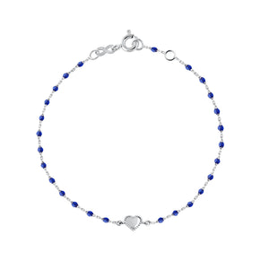 Gigi Clozeau - Bracelet Lucky Coeur, or blanc et mini perles de résine prusse, 17 cm