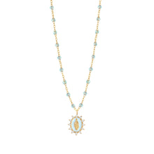 Gigi Clozeau - Collier Ice Petite Madone Suprême bleu layette, diamants, or jaune, 50 cm
