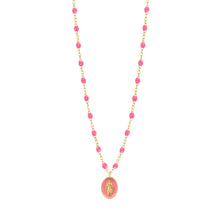 Gigi Clozeau - Collier Madone résine rose fluo, or jaune, 42 cm
